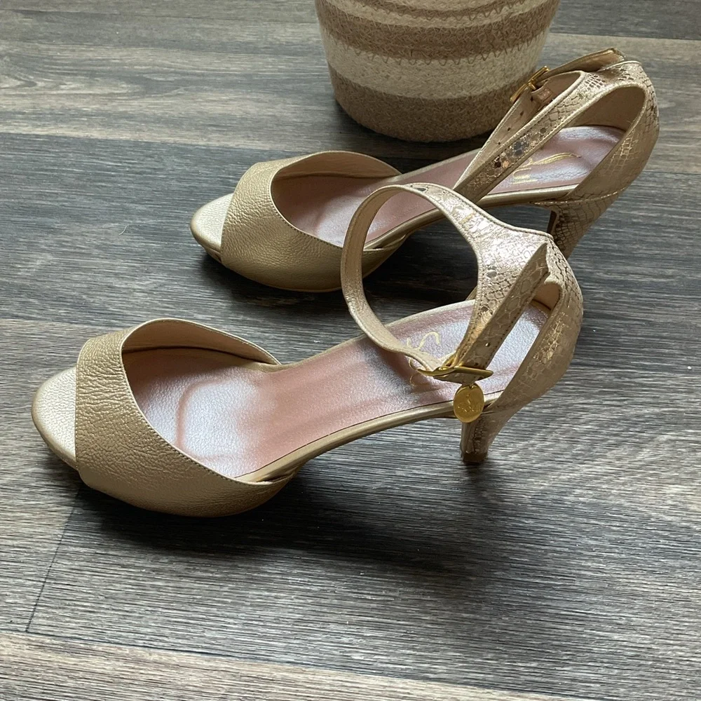 Soul Naturalizer Gold Ankle Strap Sandals Women’s Open Toe Dress Heels Size 8 - Picture 2 of 6